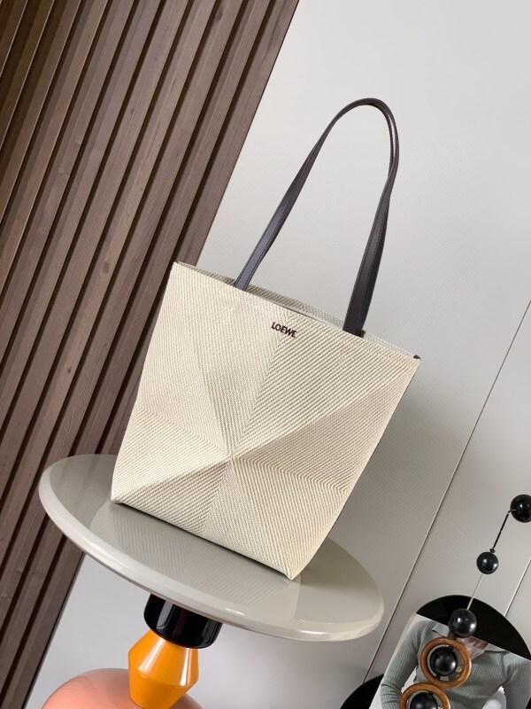 LOEWE 0877