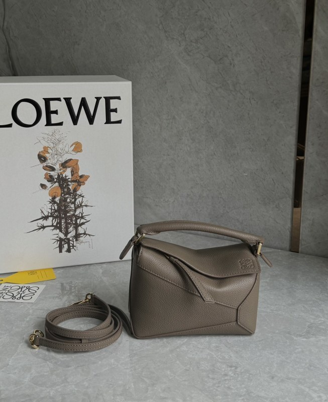 LOEWE 0696