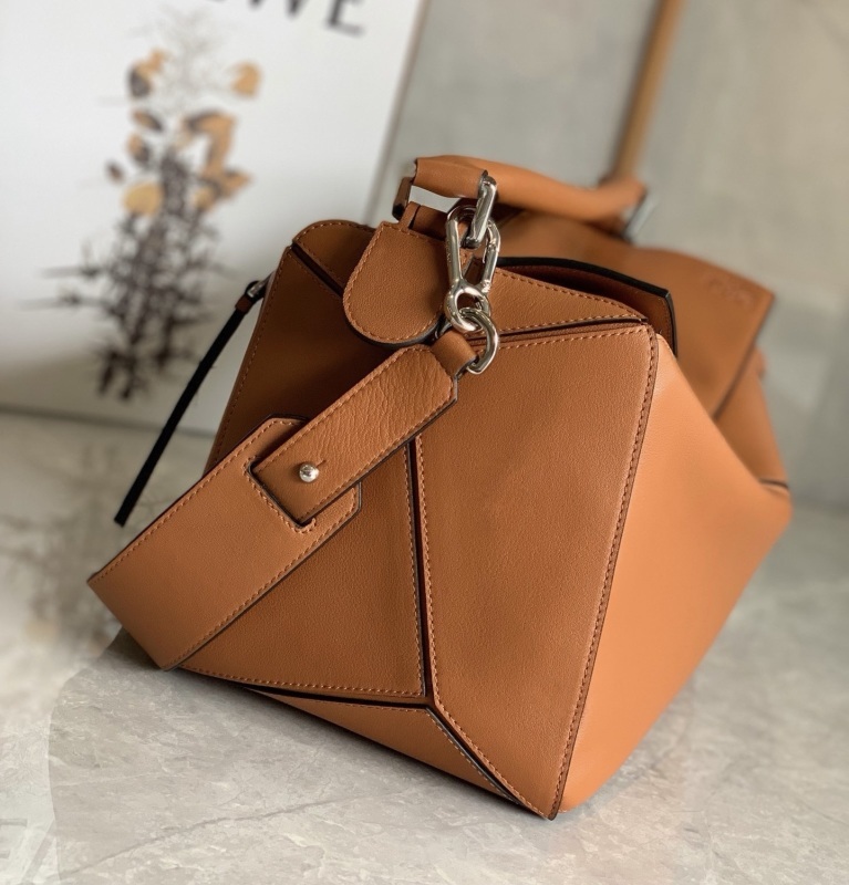 LOEWE 0748