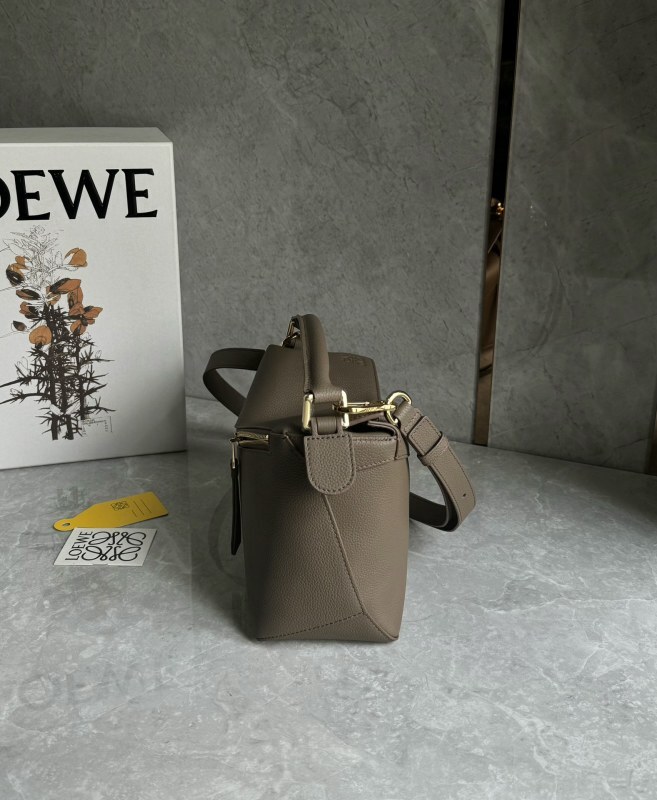 LOEWE 0697