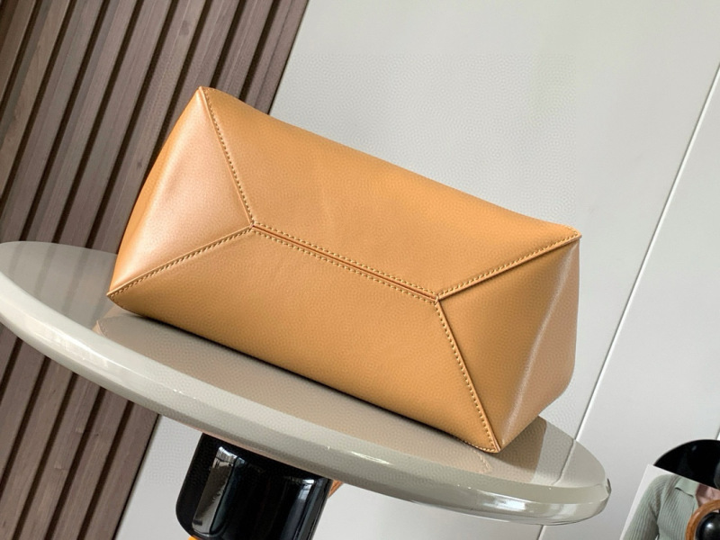 LOEWE 0832