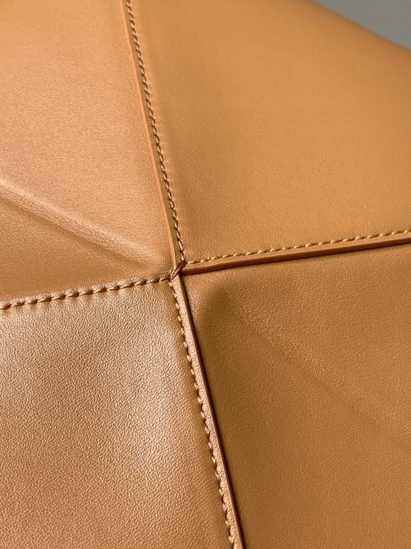 LOEWE 0832