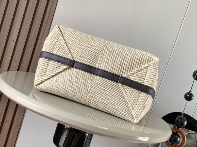 LOEWE 0877