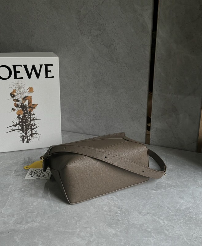 LOEWE 0697