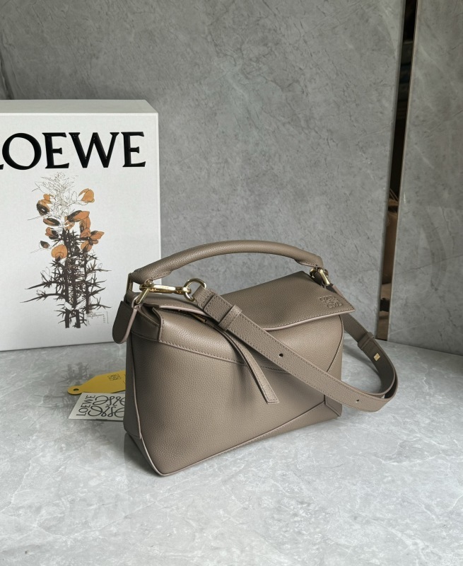 LOEWE 0697