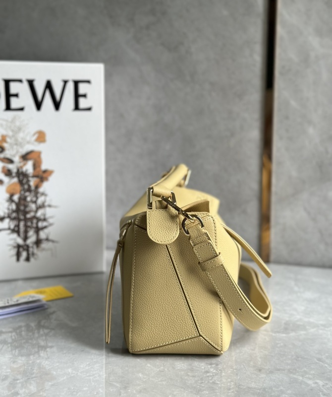 LOEWE 0693