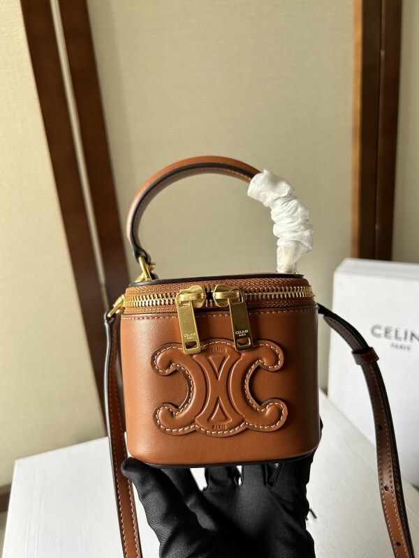 CELINE0249
