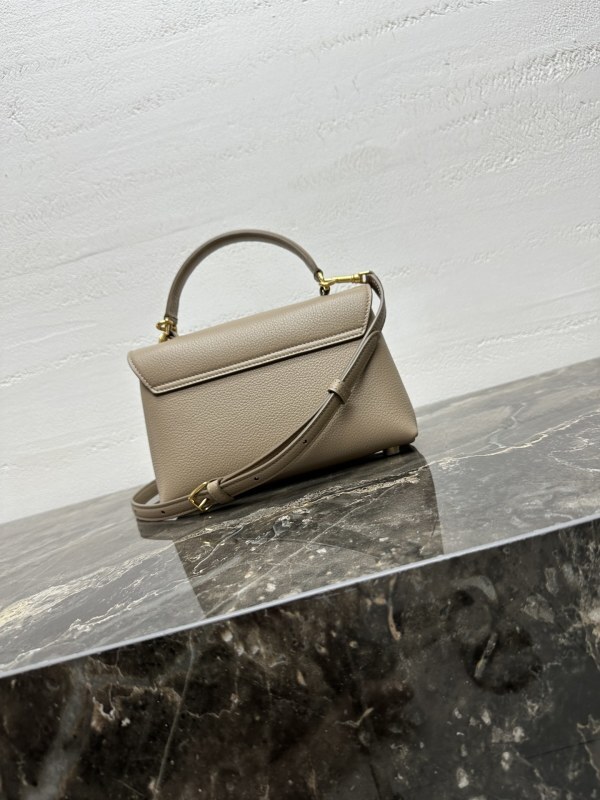 CELINE0776