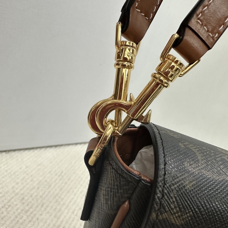 CELINE0562