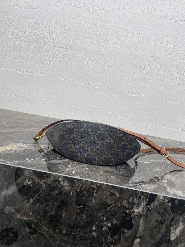 CELINE0748