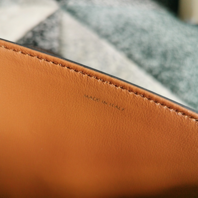CELINE0583