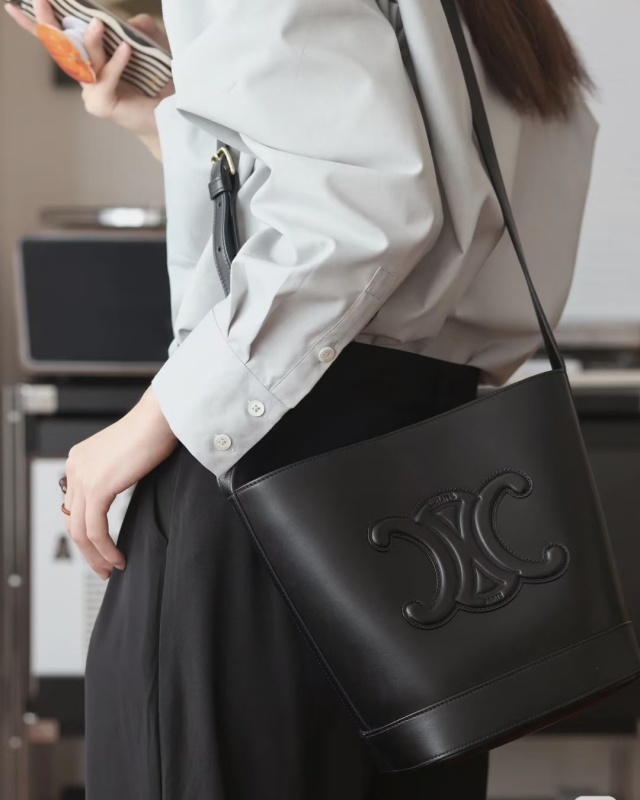 CELINE 0210