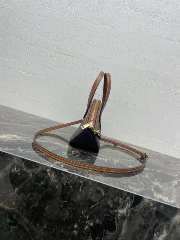 CELINE0748