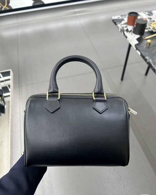 CELINE 0025