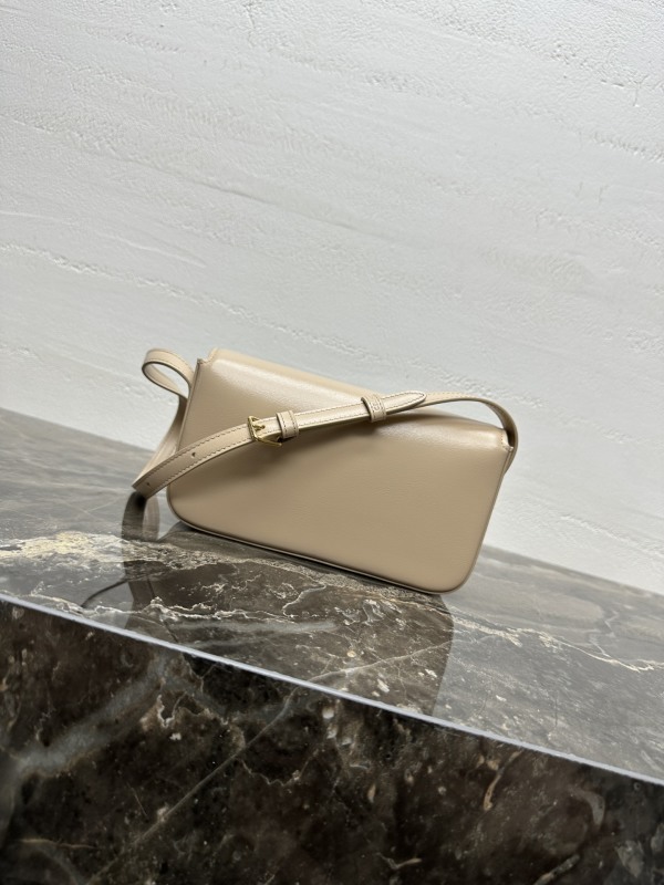 CELINE0369