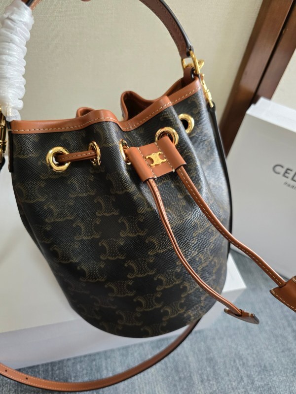 CELINE0452