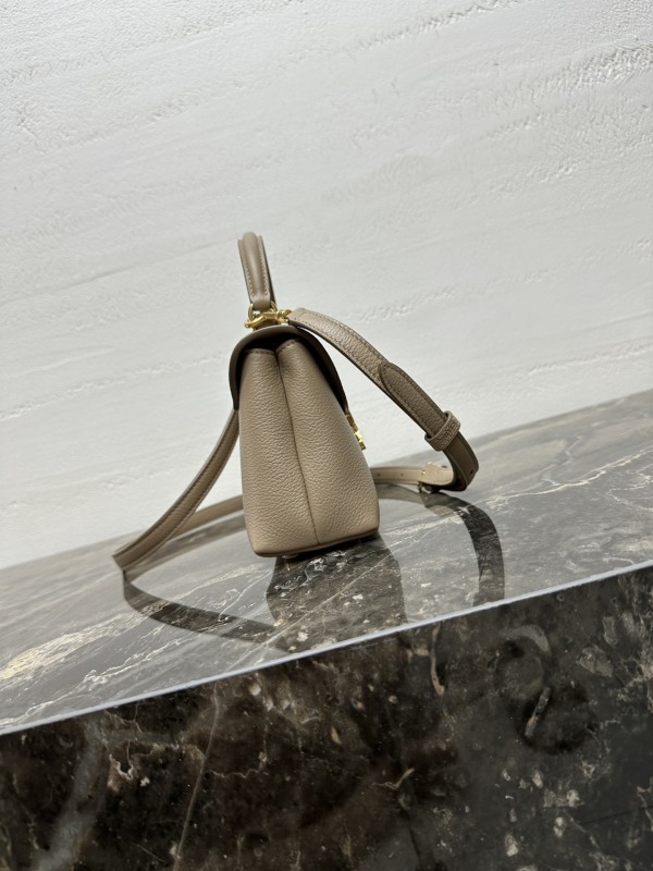 CELINE0776