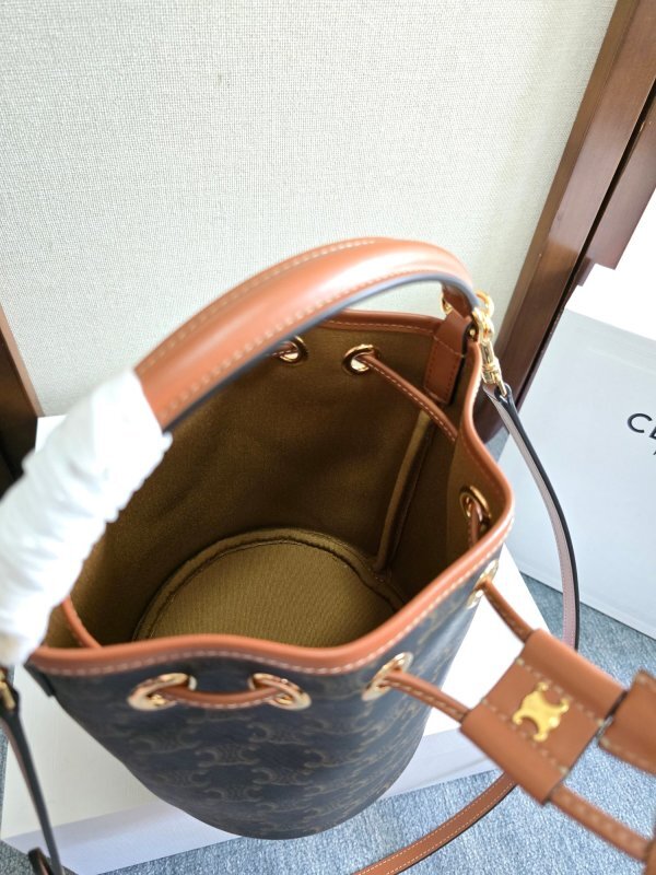 CELINE0452