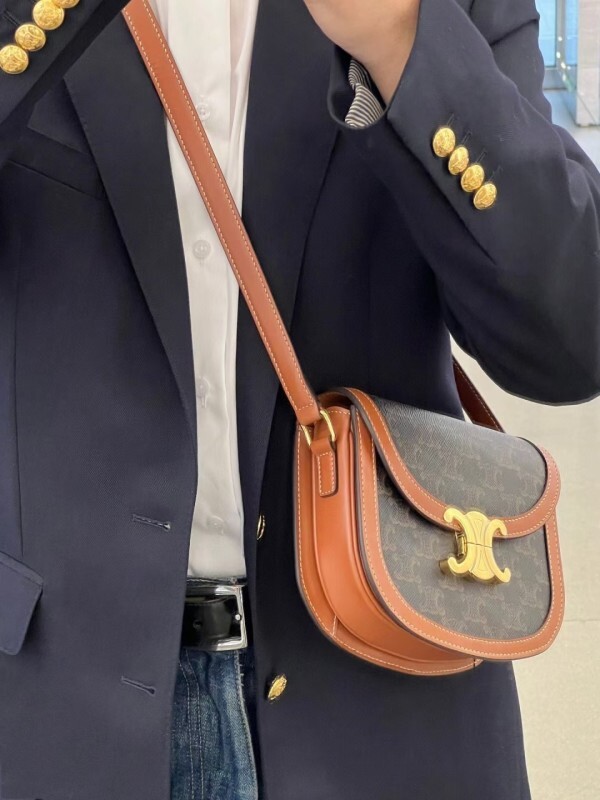 CELINE 0070