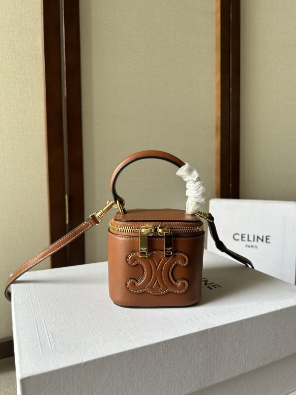 CELINE0249