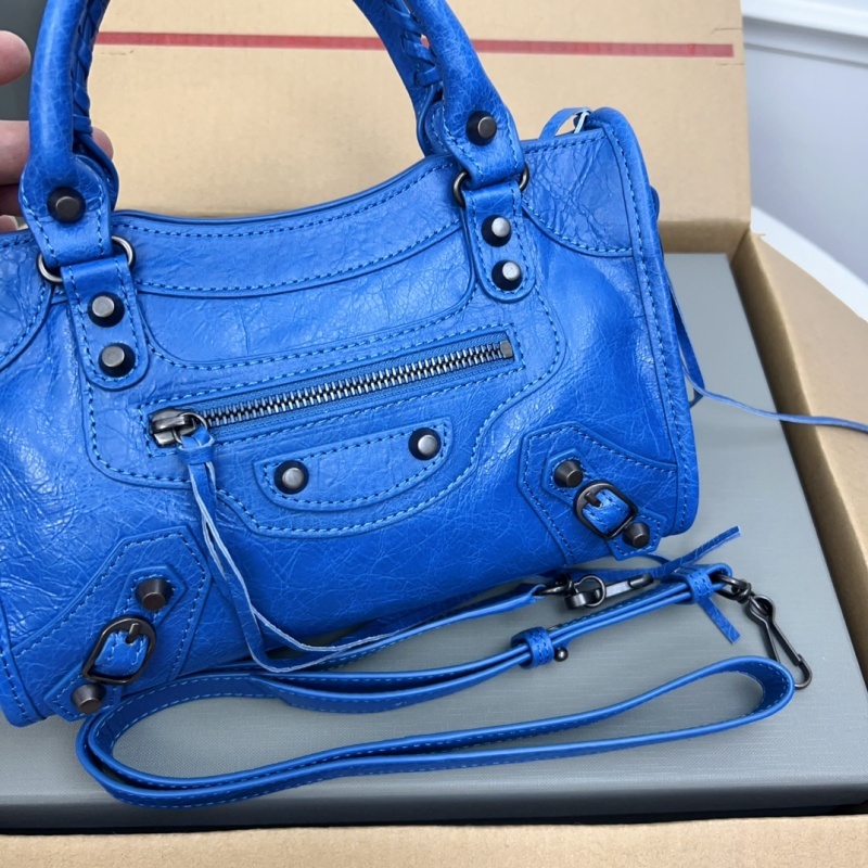 Balenciaga 0229