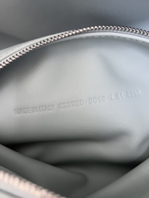 Balenciaga 0041
