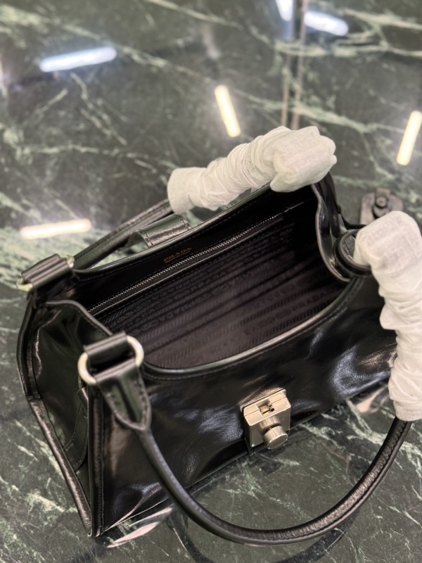 Balenciaga 0000
