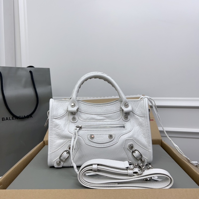 Balenciaga 0225