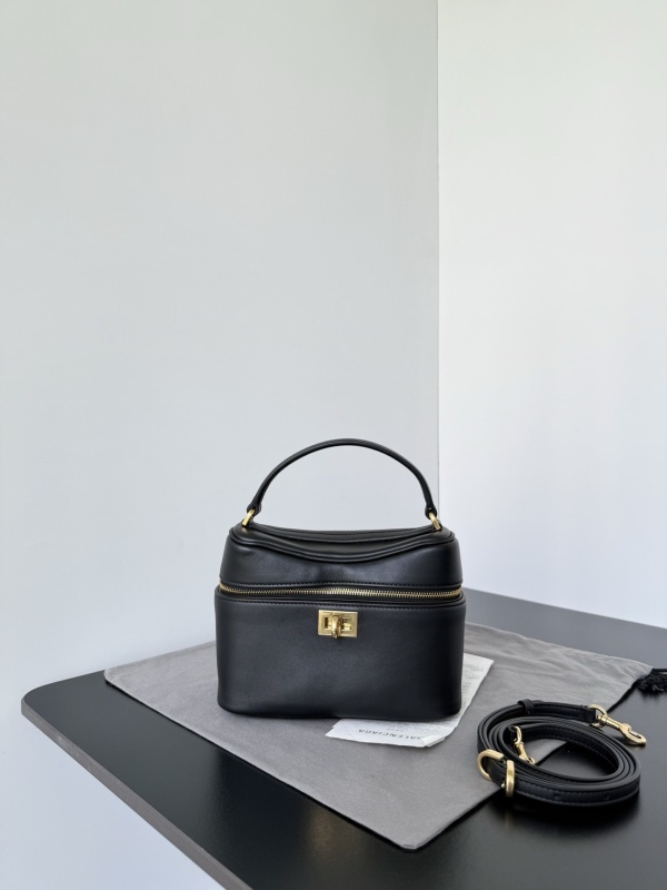 Balenciaga 0025