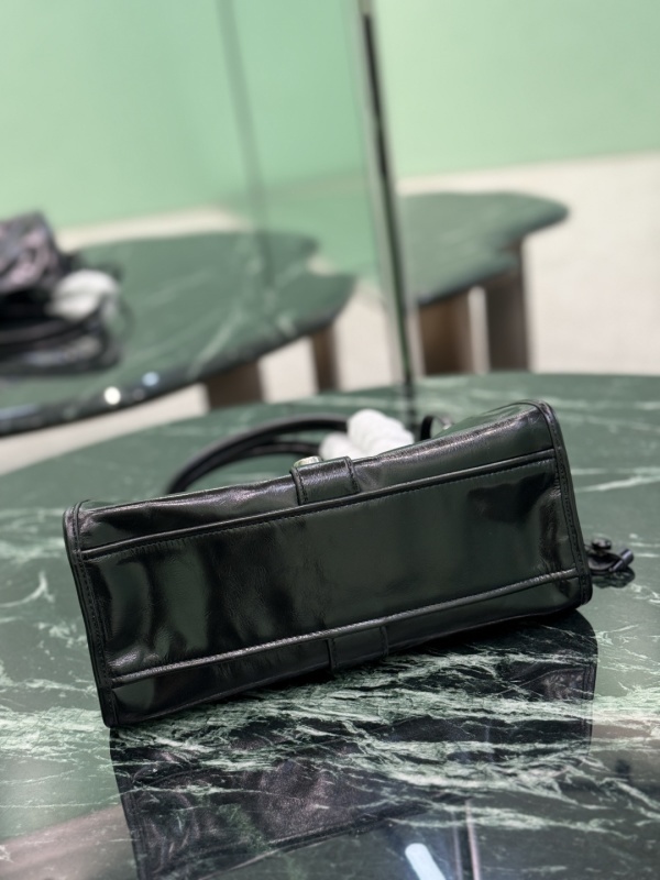 Balenciaga 0000