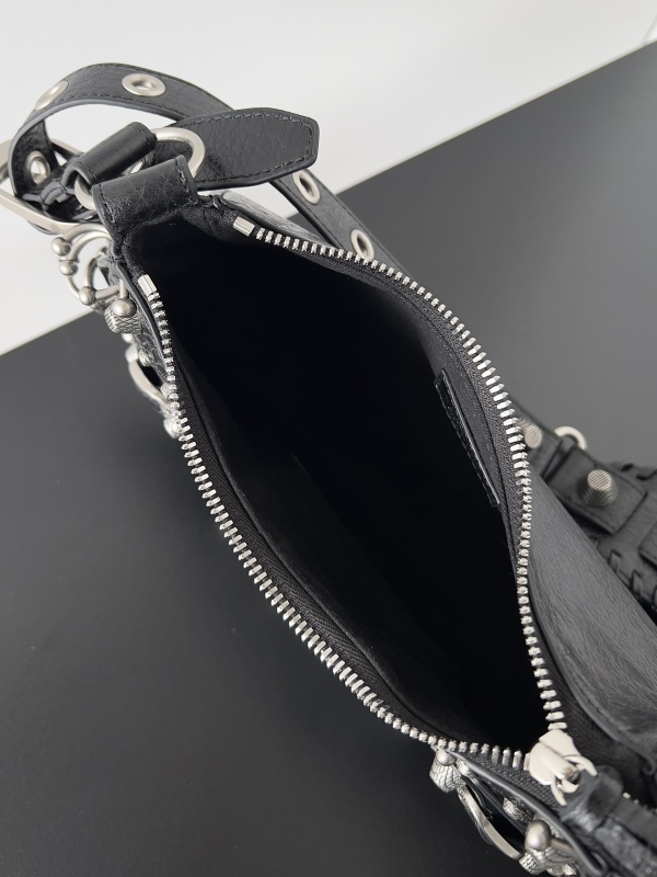 Balenciaga 0121