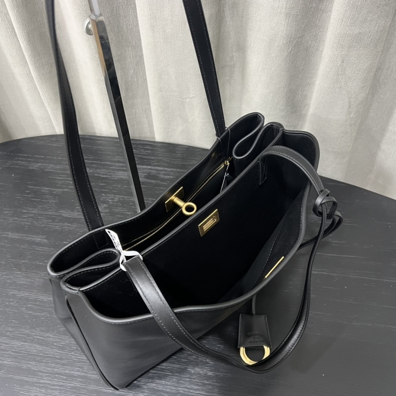 Balenciaga 0200