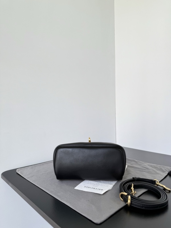 Balenciaga 0025