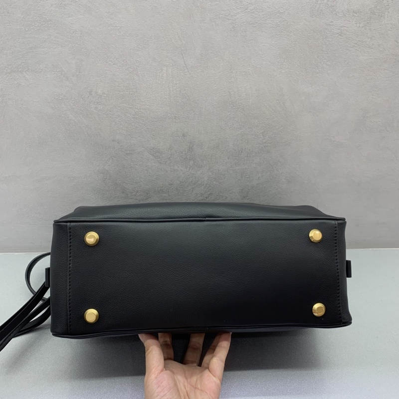 Balenciaga 0000