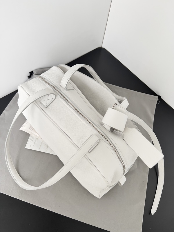 Balenciaga 0032