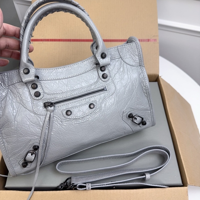 Balenciaga 0235