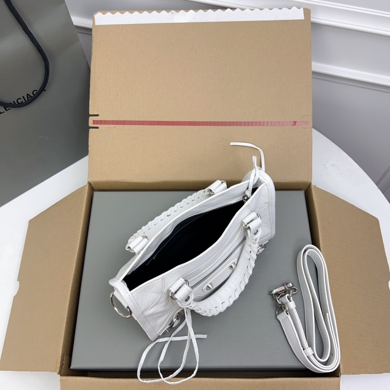 Balenciaga 0225
