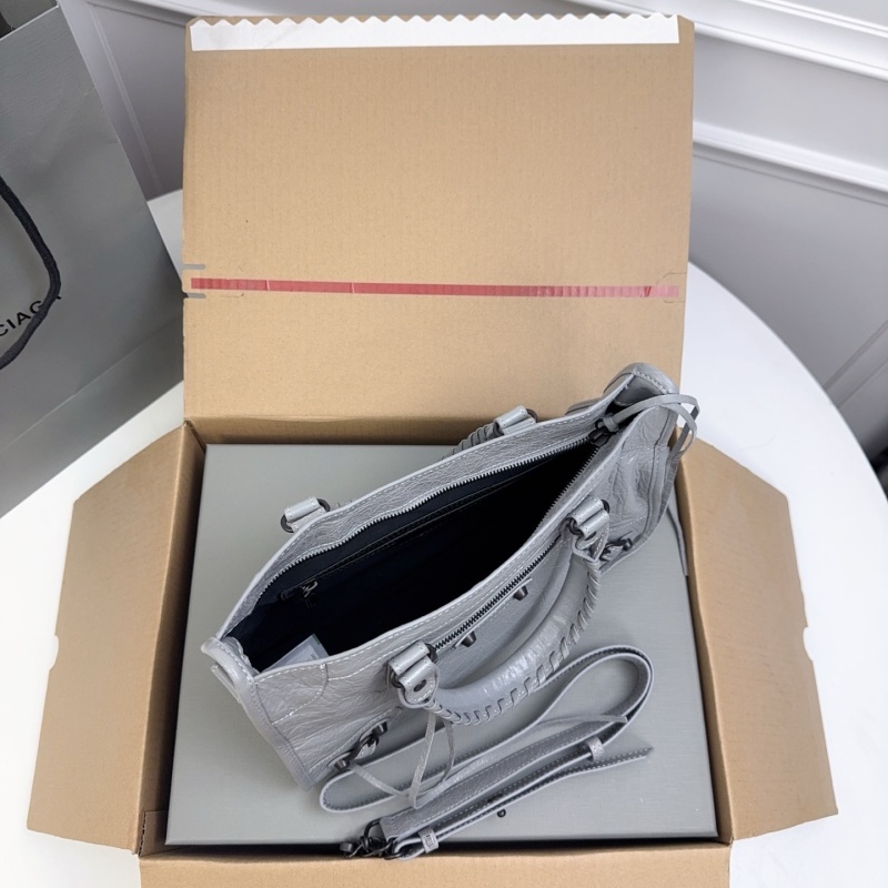 Balenciaga 0235