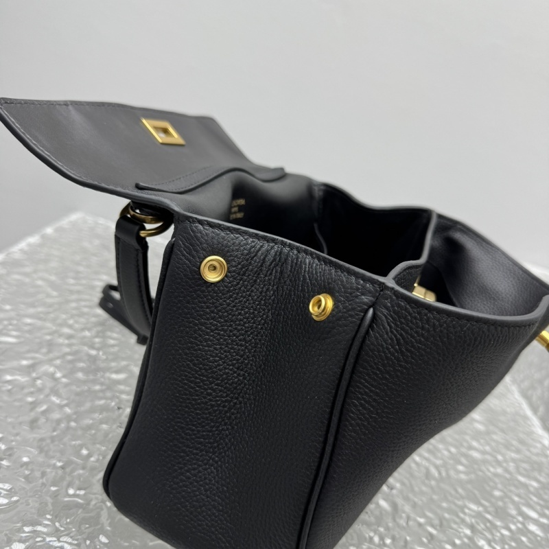 Balenciaga 0104