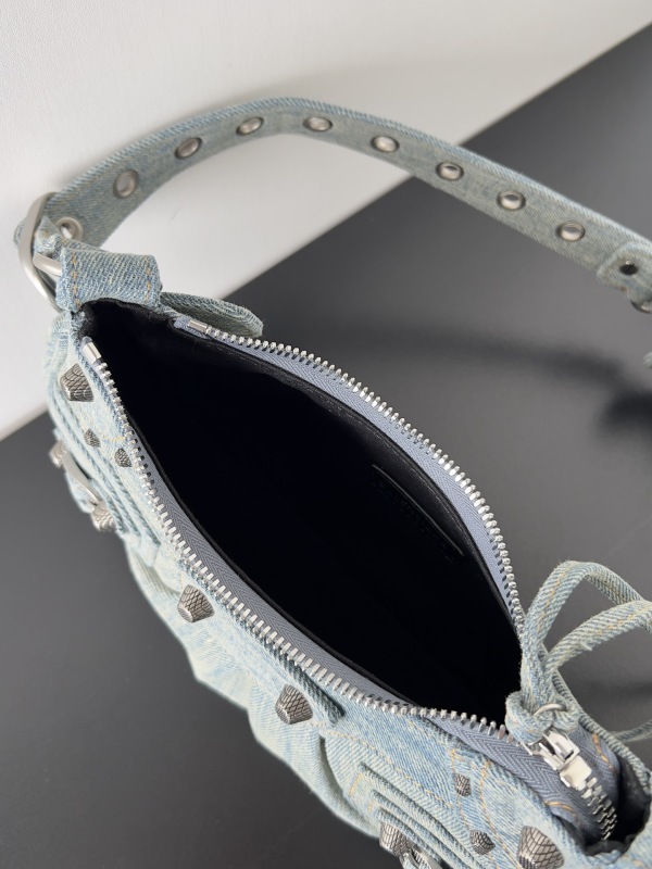 Balenciaga 0130