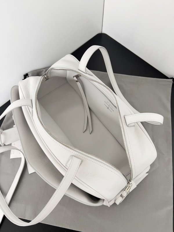 Balenciaga 0032