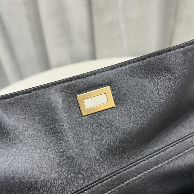 Balenciaga 0040