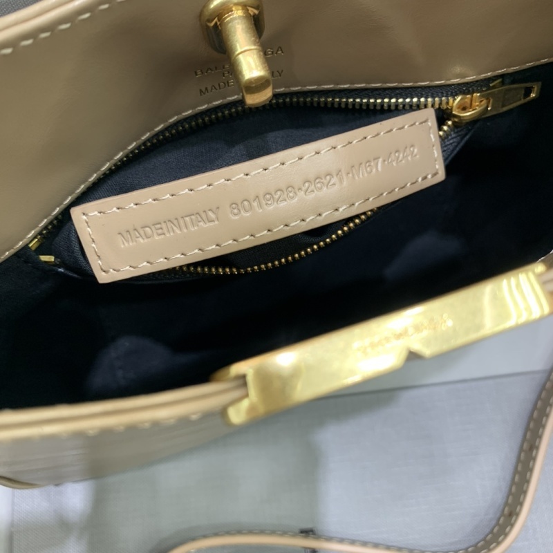 Balenciaga 0042