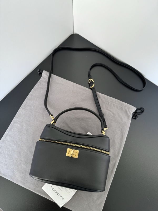 Balenciaga 0025