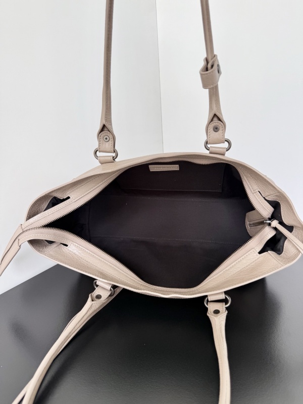 Balenciaga 0057