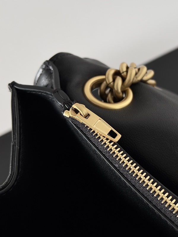 Balenciaga 0022