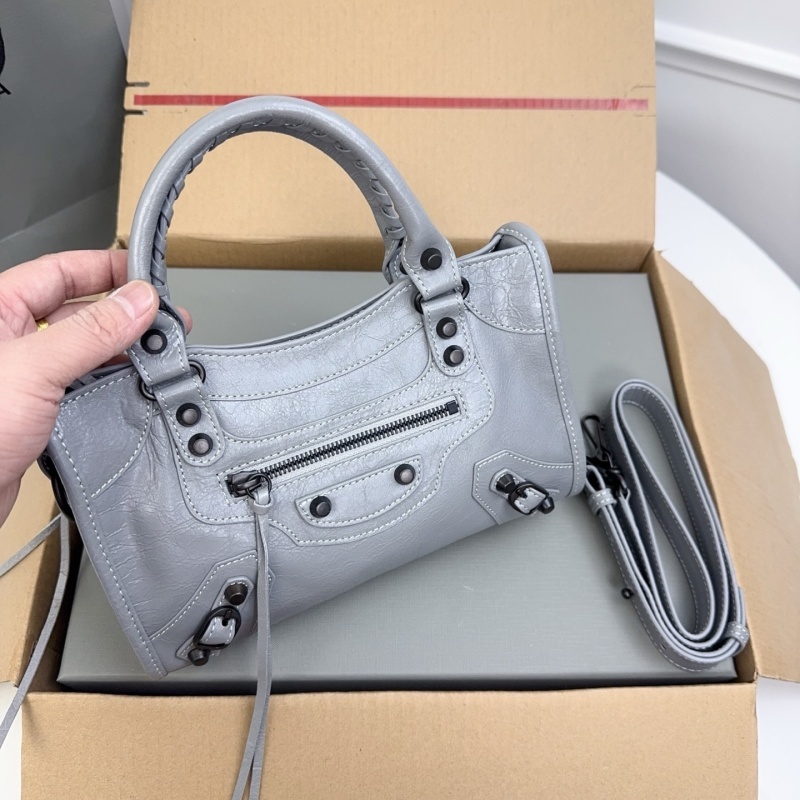 Balenciaga 0220