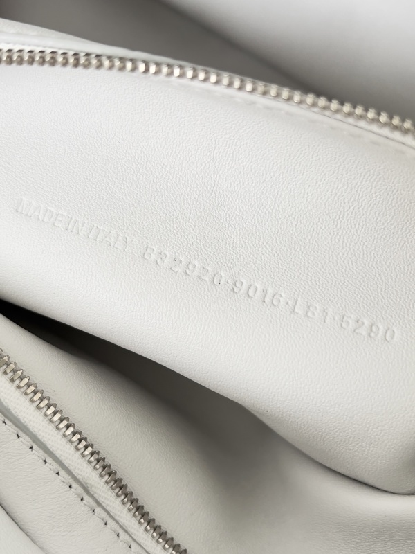 Balenciaga 0032
