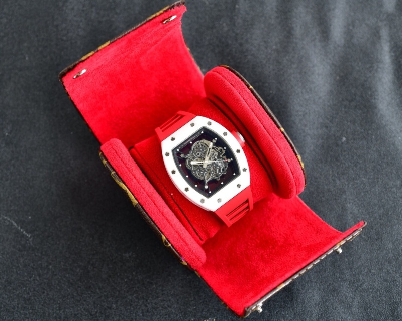 Watch0252