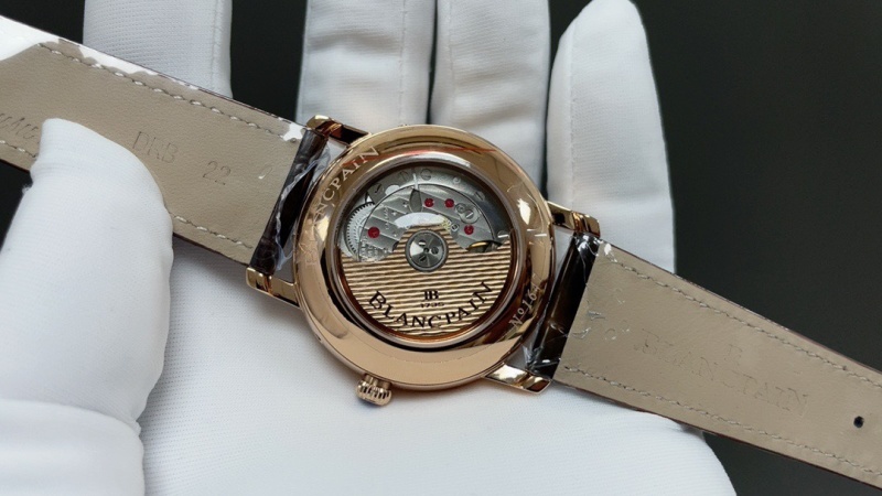 Watch0590